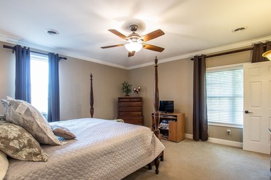 Spacious 4BR/4BA single-family home located just minutes from - photo 28