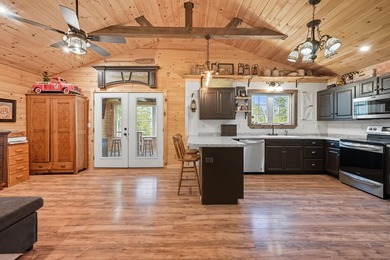 This beautifully maintained 2-bedroom, 2-bath lakefront home - photo 43