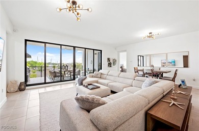 Experience the pinnacle of downtown Naples living at Eleven - photo 3