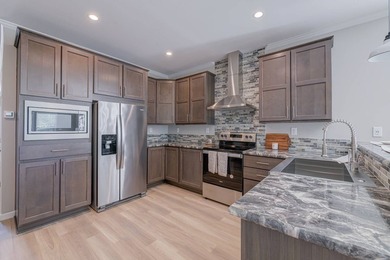 PRICE REDUCED!! Brand new home, never lived in. This beautiful - photo 3