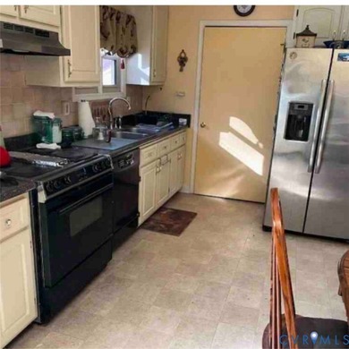 Ranch-style home on 1.6 acres in Chesterfield. Property is in