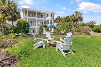 Enchanted Hideaway is a luxurious retreat that offers an - photo 3