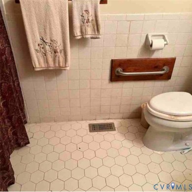 Ranch-style home on 1.6 acres in Chesterfield. Property is in