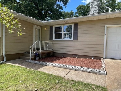 Refreshed, move-in-ready 3-bedroom 2-bath 1260 sq ft home with a - photo 5