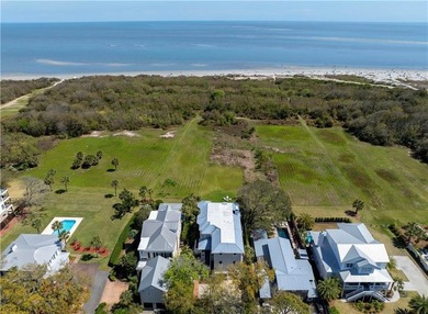 Enchanted Hideaway is a luxurious retreat that offers an - photo 7