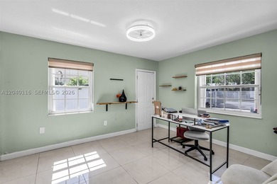 Beautifully renovated HOME on a corner lot in Parker Shores-just - photo 22