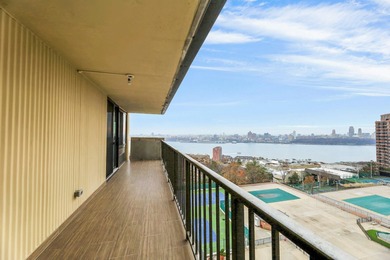 TURNKEY CORNER HOME WITH ICONIC HUDSON & MANHATTAN VIEWS |