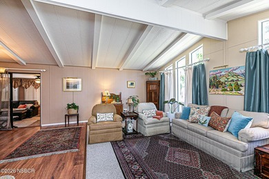 Updated & Move-In Ready! This beautifully maintained 2-bedroom - photo 8