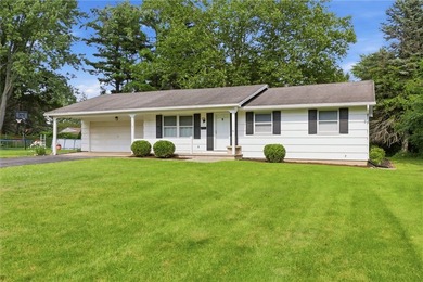 Charming three-bedroom ranch in Chili in the Gates Chili School - photo 1