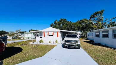 Lake Dell Home For Sale in Dundee Florida