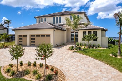 Location, Location, Location!! Elegant, Modern, Welcoming - photo 2
