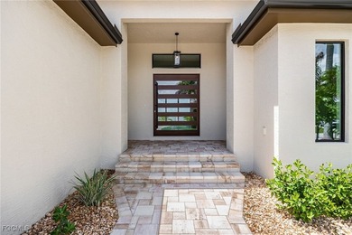 Location, Location, Location!! Elegant, Modern, Welcoming - photo 4