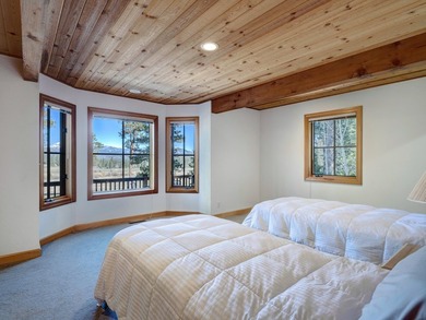 Welcome to your dream home where breathtaking views meet - photo 22