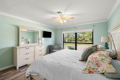 Spacious 3-bedroom, 2-bath condo featuring wood-look tile - photo 24