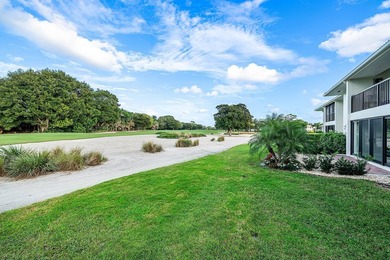 Spacious 3-bedroom, 2-bath condo featuring wood-look tile - photo 32