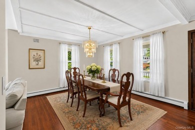 Welcome to this beautifully maintained home nestled in the heart - photo 10