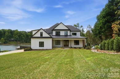 Stunning lakefront estate on 1.3 acres on Lake Norman, just - photo 1