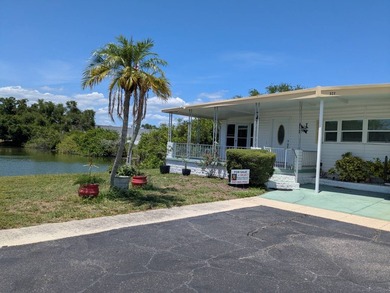 Welcome Home to this Beautiful, Fully Furnished and Updated - photo 2