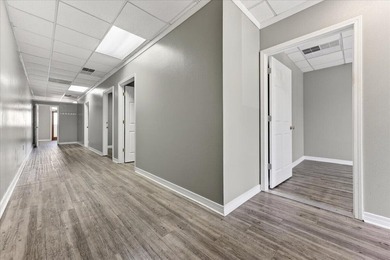 Located in the heart of Harbourtown in Gulf Breeze Proper, this - photo 8