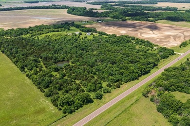 Escape to your own private piece of Kansas wilderness with this - photo 4