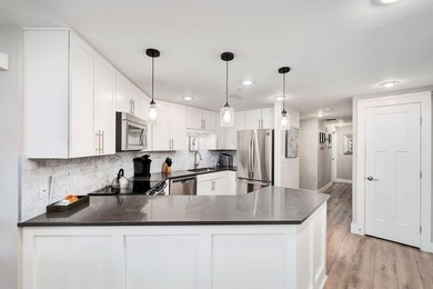 This 3 Bedroom, 3 Bath Gulf-front Westwinds condomminium at - photo 7