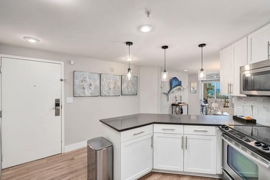 This 3 Bedroom, 3 Bath Gulf-front Westwinds condomminium at - photo 9