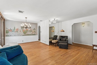 3 bedroom detached ranch with full basement sits midblock on a - photo 5