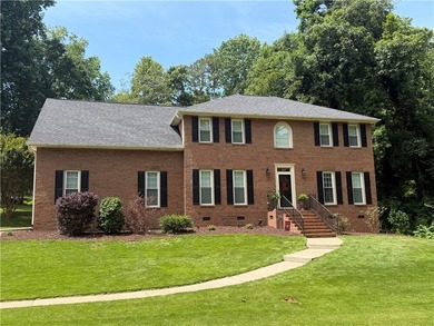 BRAND NEW ROOF WITH TRANSFERRABLE WARRANTY!! Just in time for - photo 2