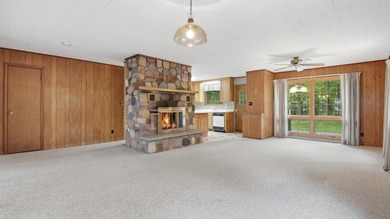 Bring your vision to beautiful Sand Lake. This year-round 4 - photo 3