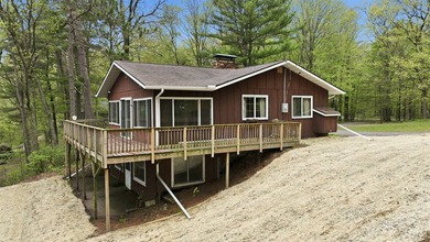 Bring your vision to beautiful Sand Lake. This year-round 4 - photo 8