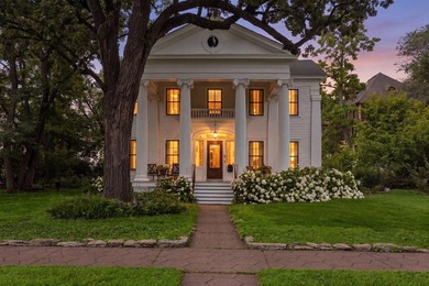 Nestled in the heart of Saint Paul's beloved Irvine Park - photo 1