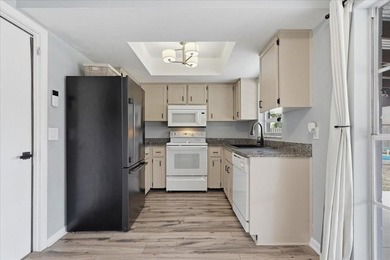 Under contract-accepting backup offers. Welcome to this 4 - photo 4
