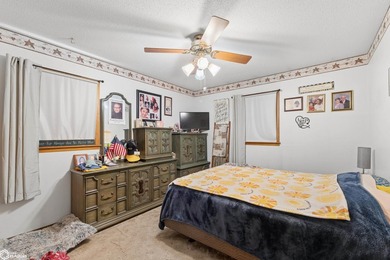 Welcome home to this well-maintained 3-bedroom ranch in a - photo 19