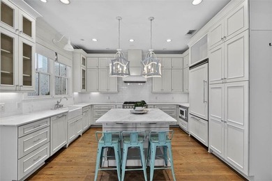 Nestled in the neighborhood of Village Oaks, this beautifully - photo 7