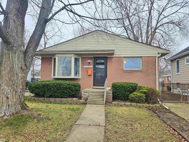 Lake Saint Clair Home For Sale in Saint Clair Shores Michigan
