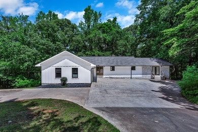 Stunning fully remodeled home presents like new construction - photo 1