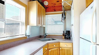 A Cottage at the Beach! Freestanding spacious and light-filled - photo 7