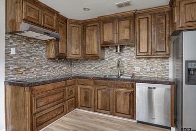 3 bedroom, 2 bathroom home located in the popular Whitehouse ISD - photo 8