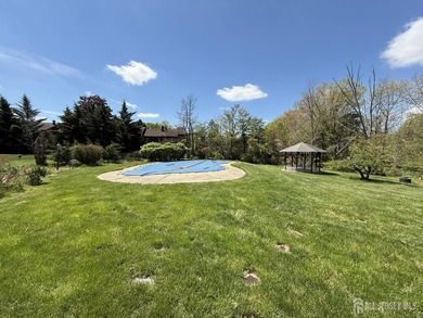 Welcome home to this beautifully updated Colonial, ideally - photo 21