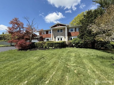 Welcome home to this beautifully updated Colonial, ideally - photo 26