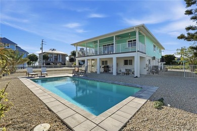 Charming coastal retreat ideally located on the south end of - photo 1
