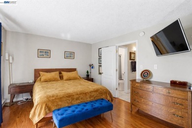 Welcome to this beautifully updated 1-bedroom, 1-bath - photo 11