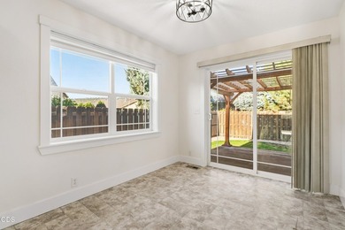 Welcome to this beautifully maintained townhouse in a quiet - photo 18