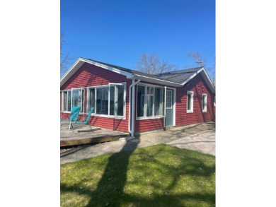 Croton Pond Home For Sale in Newaygo Michigan