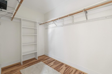Welcome to this beautifully maintained townhouse in a quiet - photo 26