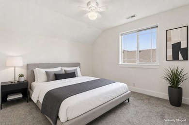 Welcome to this beautifully maintained townhouse in a quiet - photo 27