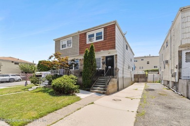 Welcome to your next chapter in this beautifully renovated - photo 1