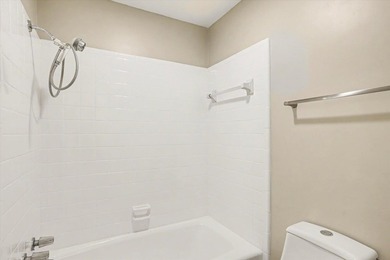 *1 photo is virtually staged* Stunning country retreat in N.E - photo 32