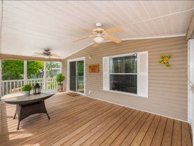 Priced to Sell Fast - One-of-a-Kind 2002 Mobile Home with Garage - photo 3