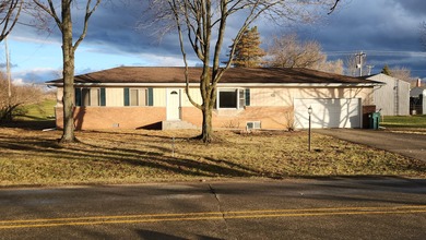 (pending lake) Home For Sale in Coldwater Michigan